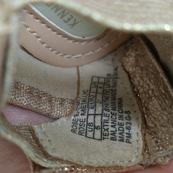 Kenneth Cole Reaction Toddler Girl shoes - Picture 7 of 7